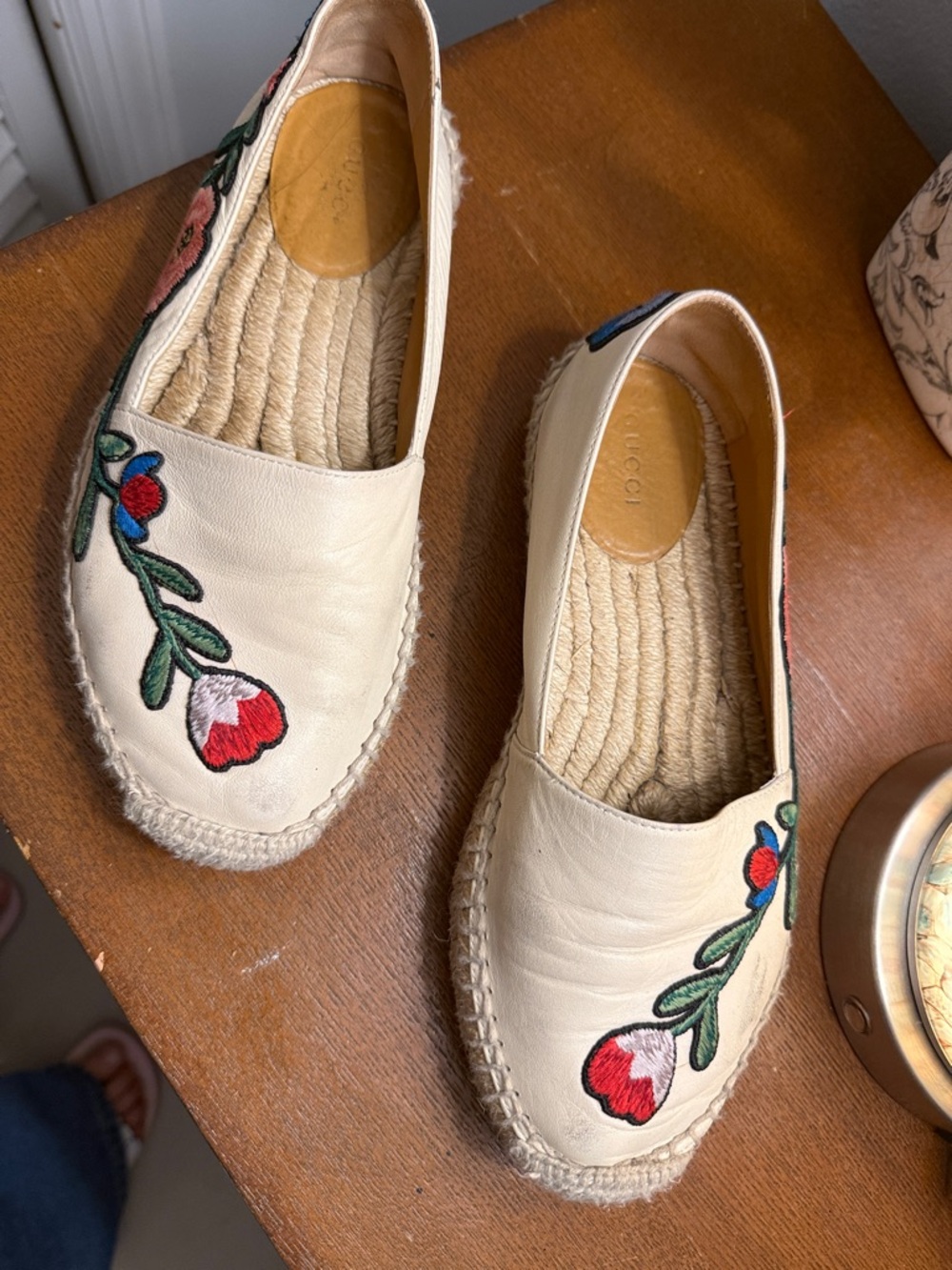 Gucci Cream Leather Espadrille Flats with Red and Green Floral Embroidery
